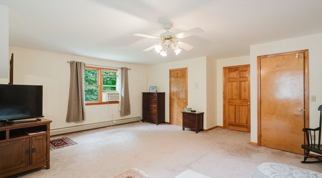 16 Pine Hill Rd, Easthampton, MA 01027