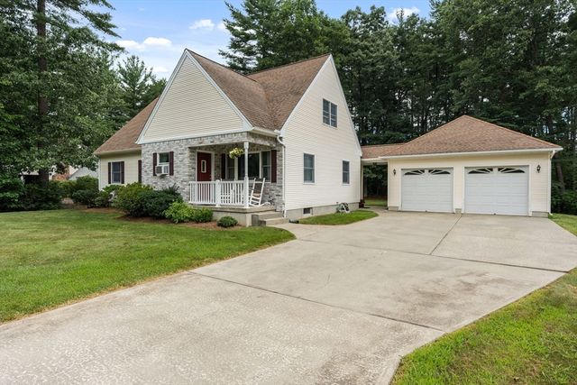 16 Pine Hill Rd, Easthampton, MA 01027