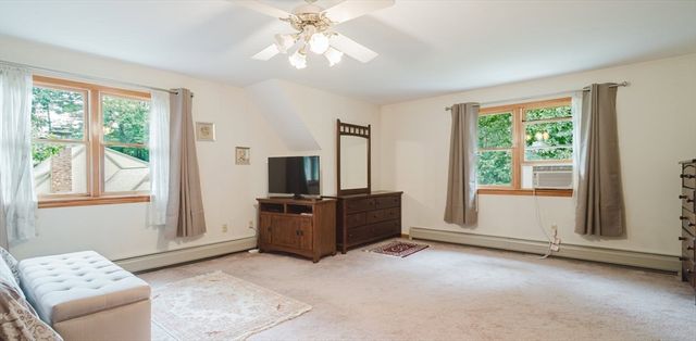 16 Pine Hill Rd, Easthampton, MA 01027