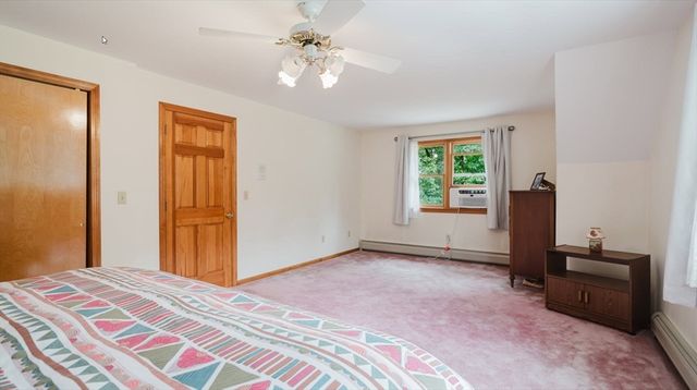 16 Pine Hill Rd, Easthampton, MA 01027