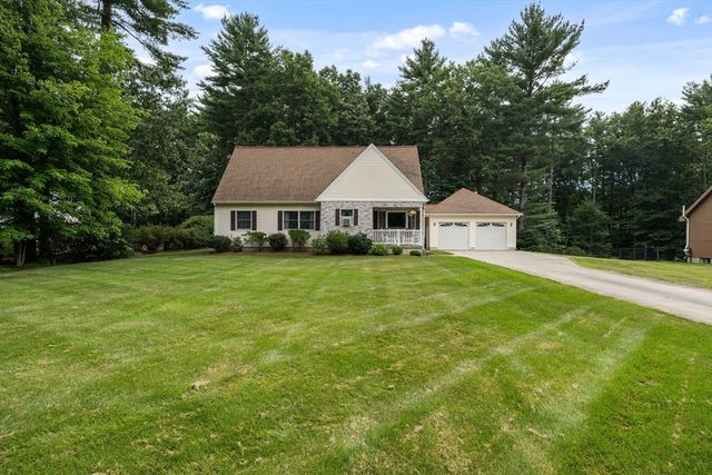 16 Pine Hill Rd, Easthampton, MA 01027