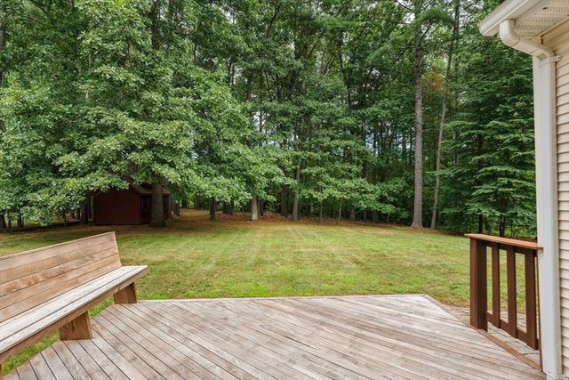 16 Pine Hill Rd, Easthampton, MA 01027
