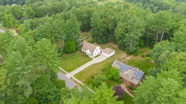 16 Pine Hill Rd, Easthampton, MA 01027