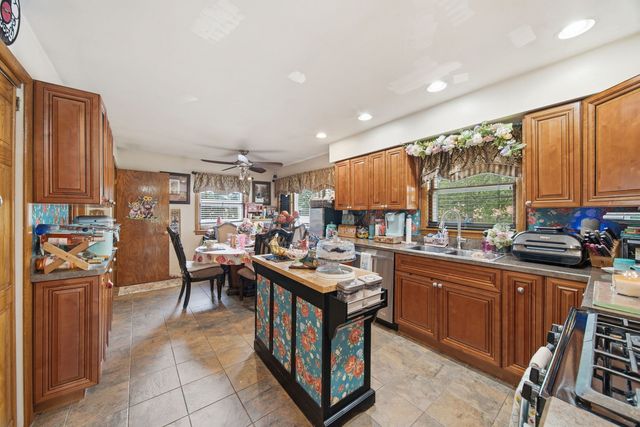 17904 Arcadia Avenue, Lansing, IL 60438