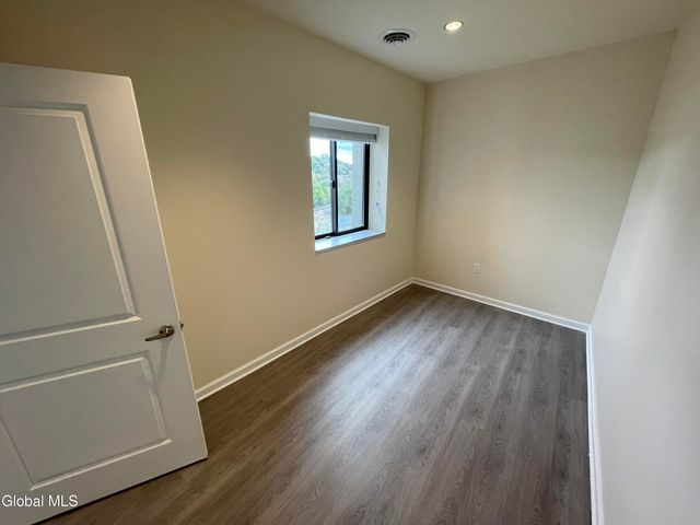 192 Erie Boulevard, Schenectady, NY 12305