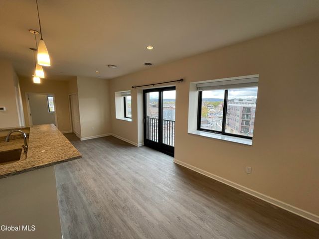 192 Erie Boulevard, Schenectady, NY 12305