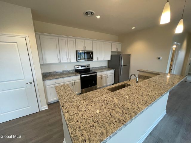 192 Erie Boulevard, Schenectady, NY 12305