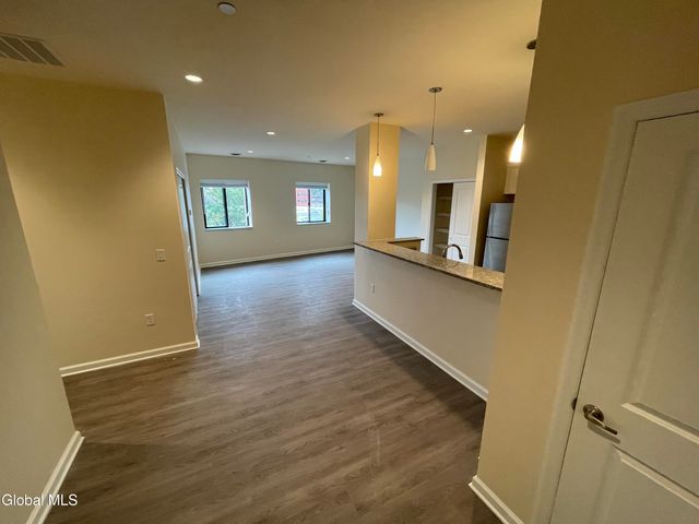 192 Erie Boulevard, Schenectady, NY 12305