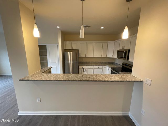 192 Erie Boulevard, Schenectady, NY 12305