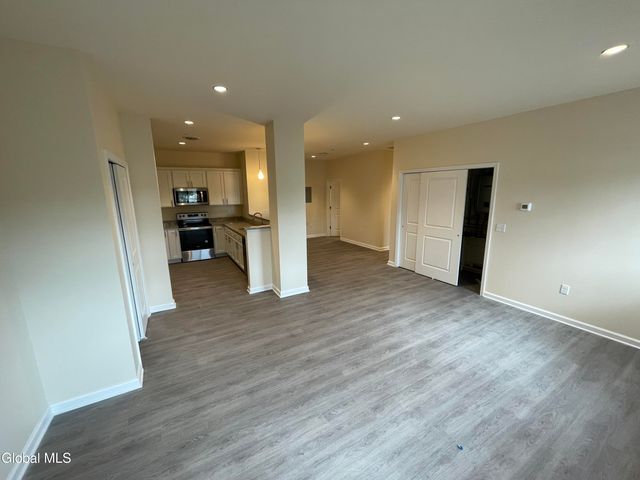 192 Erie Boulevard, Schenectady, NY 12305