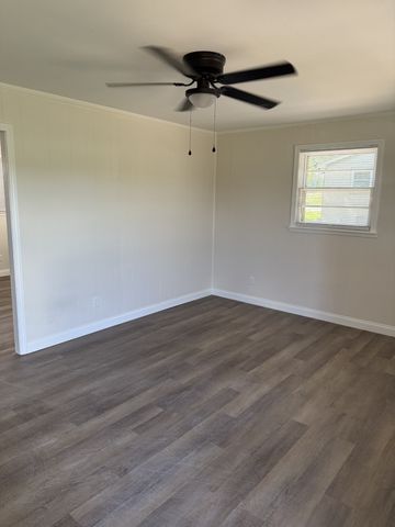 4525 Crisp Springs Rd, Mcminnville, TN 37110