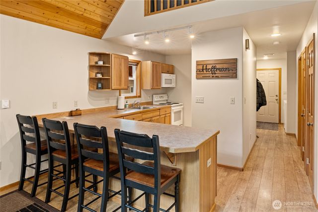 420 Vinegar Bend Road, Ronald, WA 98940