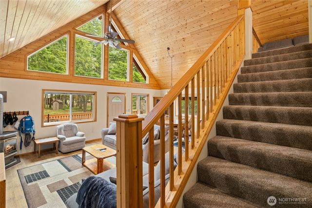420 Vinegar Bend Road, Ronald, WA 98940