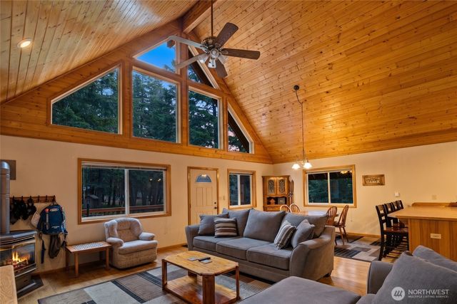 420 Vinegar Bend Road, Ronald, WA 98940