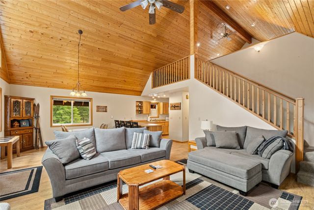 420 Vinegar Bend Road, Ronald, WA 98940