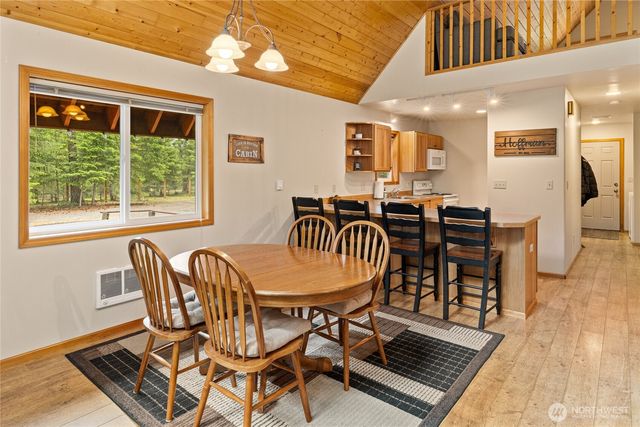 420 Vinegar Bend Road, Ronald, WA 98940