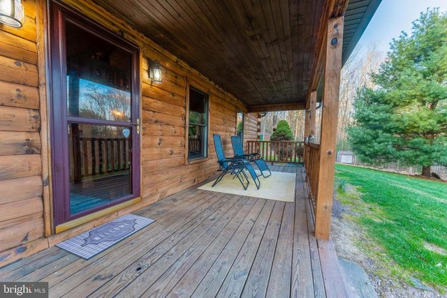 9 IRISH RD, New Bloomfield, PA 17068