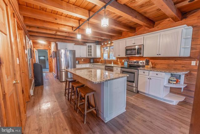 9 IRISH RD, New Bloomfield, PA 17068