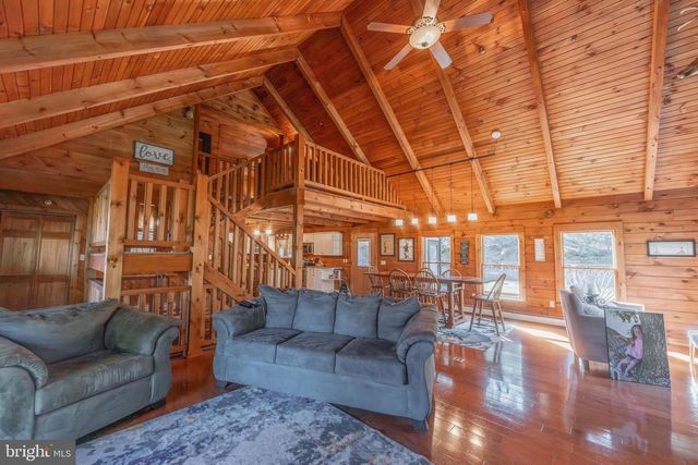 9 IRISH RD, New Bloomfield, PA 17068