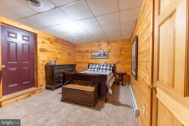 9 IRISH RD, New Bloomfield, PA 17068
