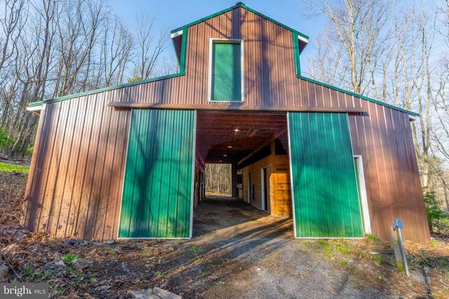 9 IRISH RD, New Bloomfield, PA 17068