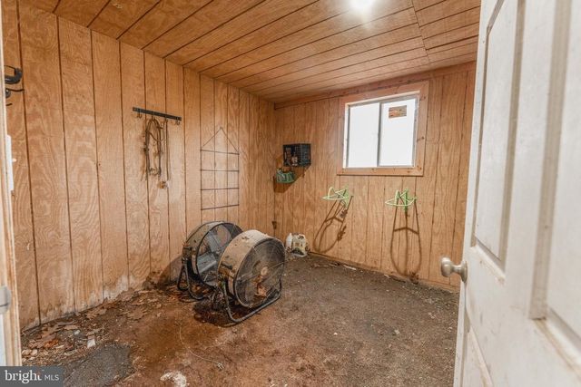 9 IRISH RD, New Bloomfield, PA 17068