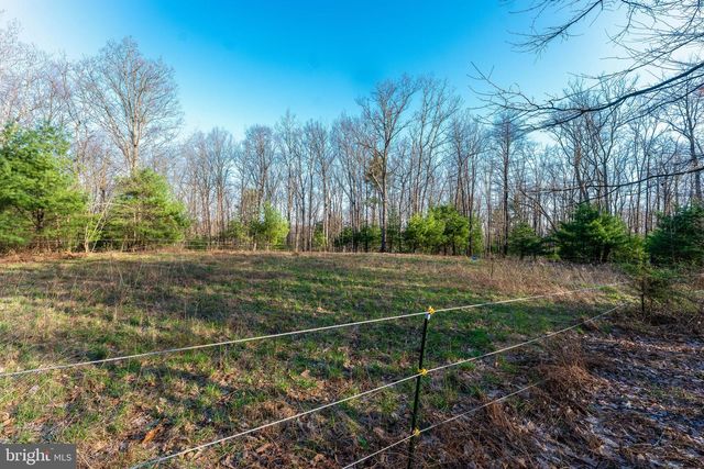9 IRISH RD, New Bloomfield, PA 17068