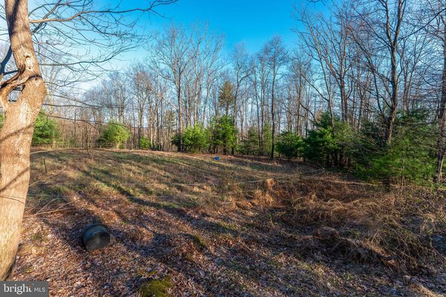 9 IRISH RD, New Bloomfield, PA 17068