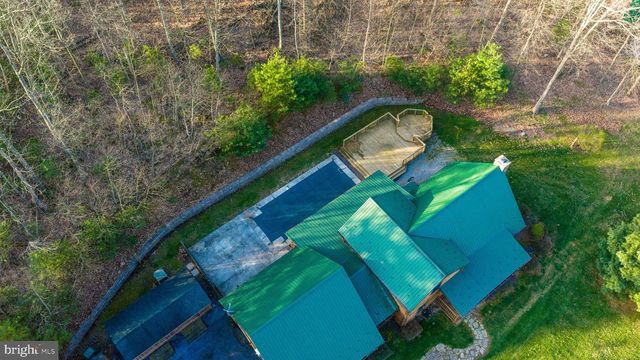 9 IRISH RD, New Bloomfield, PA 17068
