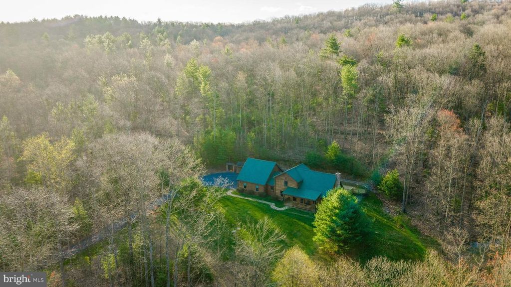 9 IRISH RD, New Bloomfield, PA 17068