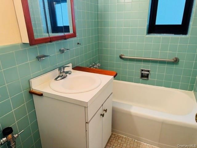83-20 98th Street 5D, Woodhaven, NY 11421