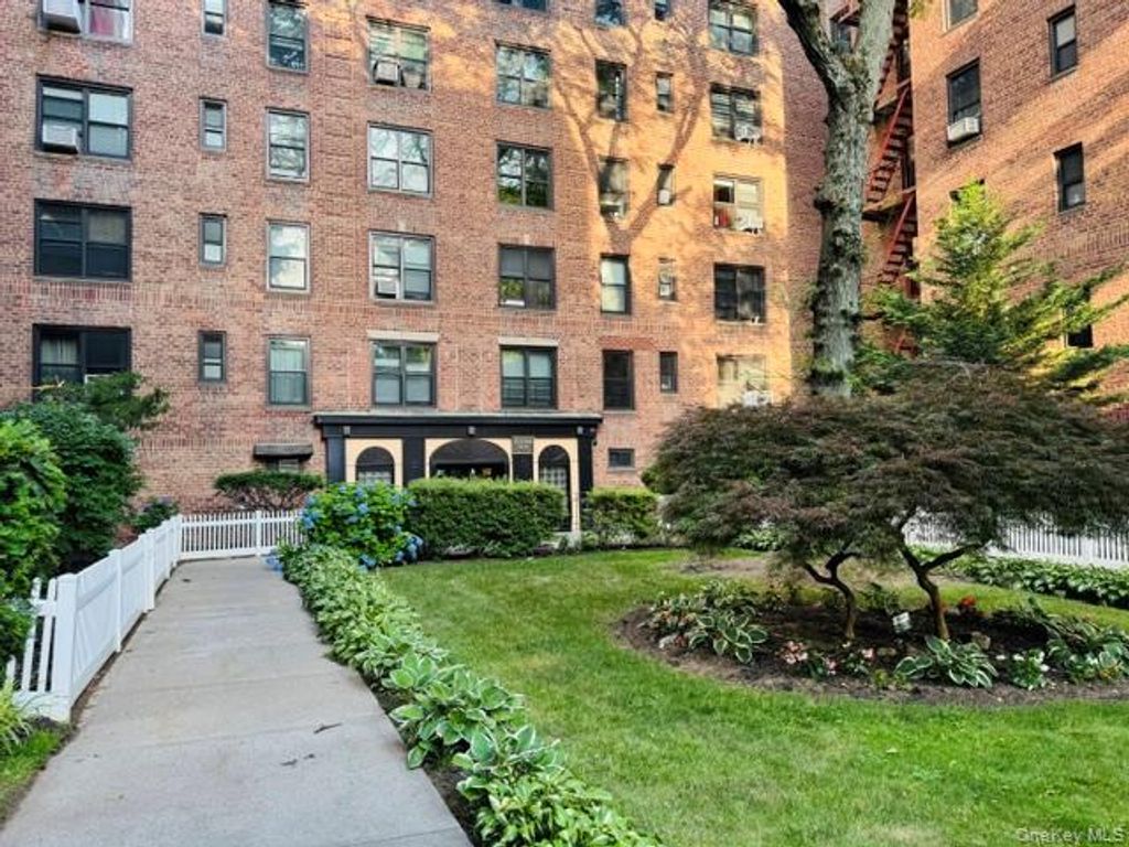 83-20 98th Street 5D, Woodhaven, NY 11421