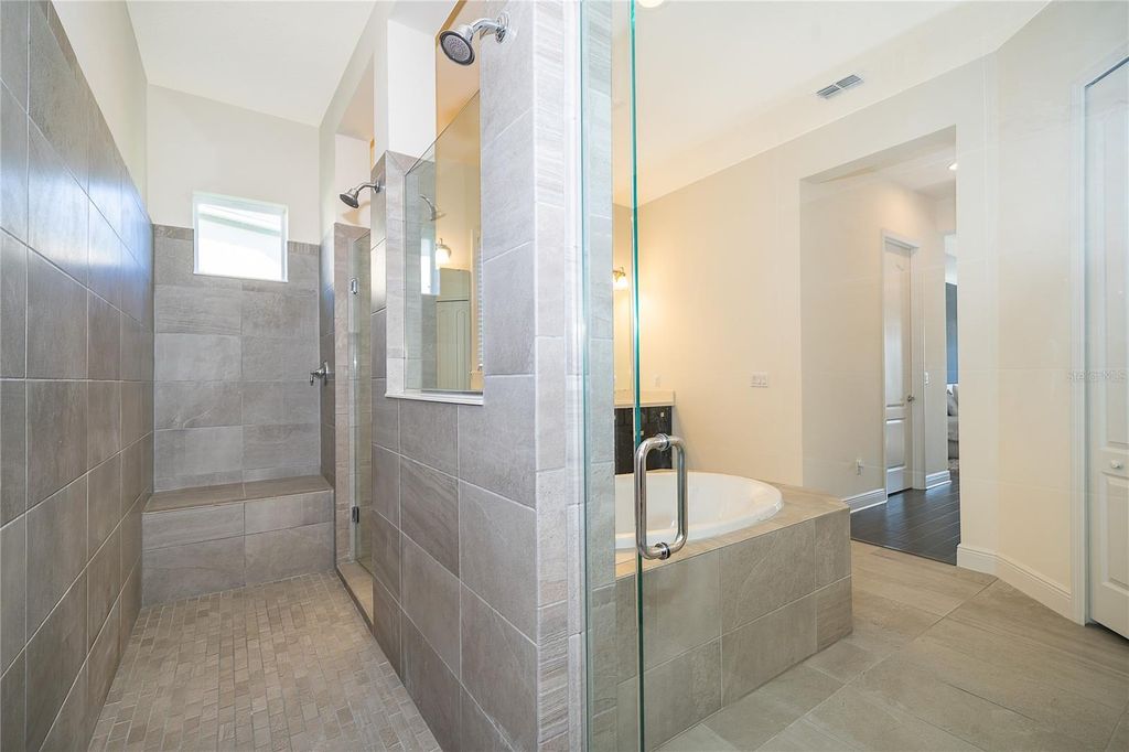 Image 27 of property listing at 8602 FINSEN STREET, Orlando, FL 32827