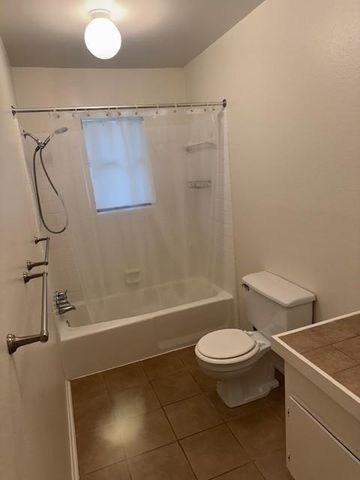1212 Taulbee LN B, Austin, TX 78757