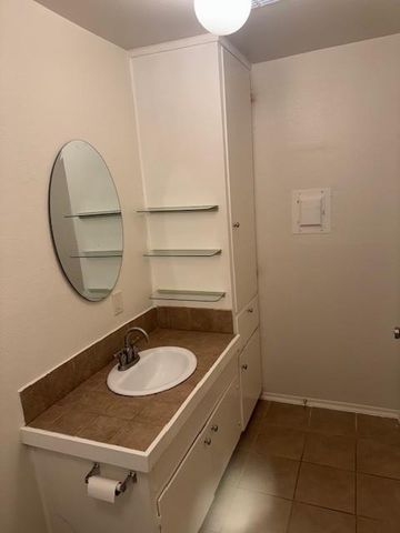 1212 Taulbee LN B, Austin, TX 78757