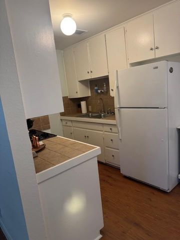 1212 Taulbee LN B, Austin, TX 78757