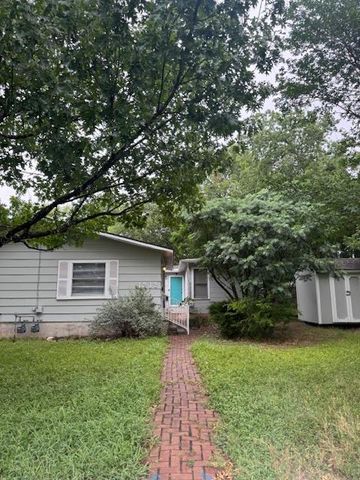 1212 Taulbee LN B, Austin, TX 78757