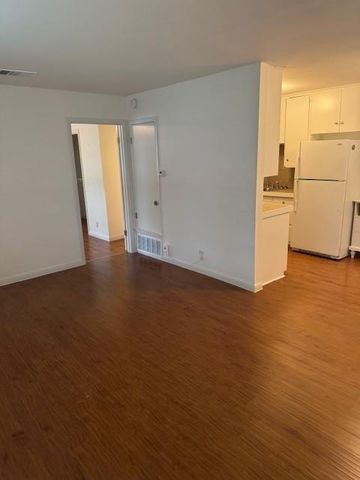 1212 Taulbee LN B, Austin, TX 78757