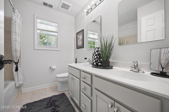 7 Trumbull Court, Jackson, NJ 08527