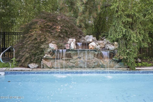 7 Trumbull Court, Jackson, NJ 08527