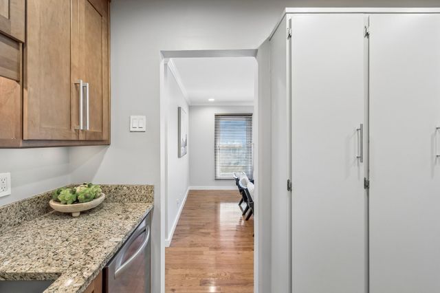 5025 Hillsboro Pike Apt 6D, Nashville, TN 37215