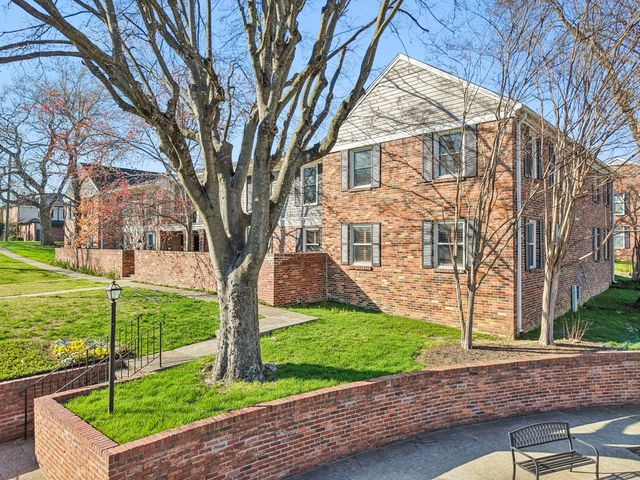 5025 Hillsboro Pike Apt 6D, Nashville, TN 37215