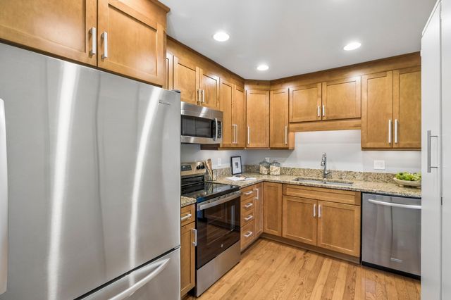 5025 Hillsboro Pike Apt 6D, Nashville, TN 37215