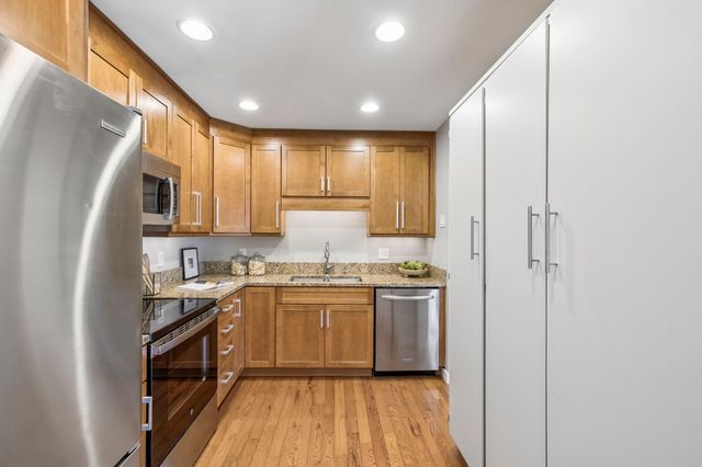 5025 Hillsboro Pike Apt 6D, Nashville, TN 37215