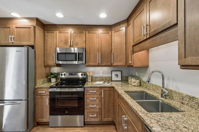 5025 Hillsboro Pike Apt 6D, Nashville, TN 37215