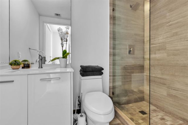1300 Brickell Bay Dr 3408, Miami, FL 33131