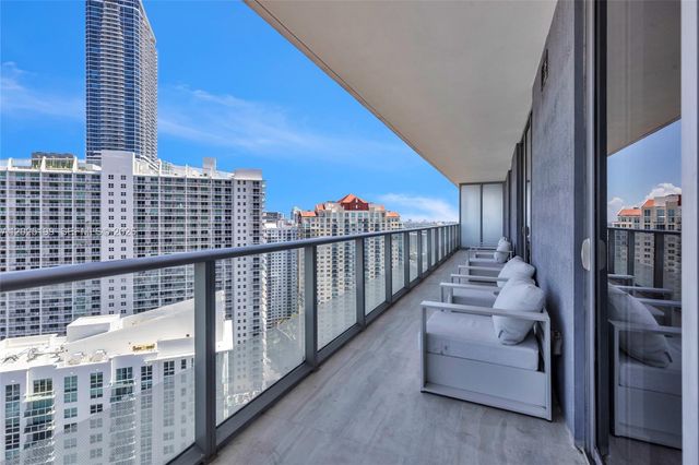 1300 Brickell Bay Dr 3408, Miami, FL 33131