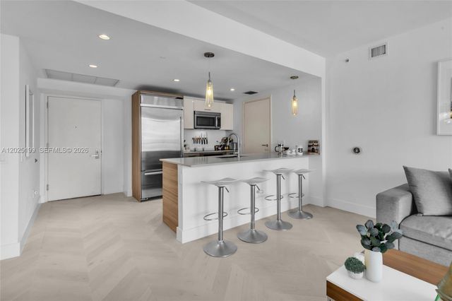 1300 Brickell Bay Dr 3408, Miami, FL 33131