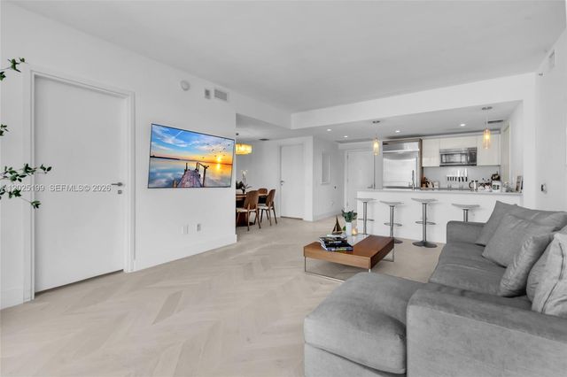 1300 Brickell Bay Dr 3408, Miami, FL 33131