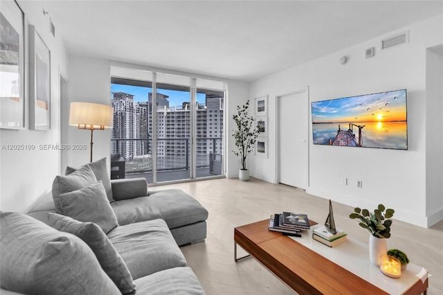 1300 Brickell Bay Dr 3408, Miami, FL 33131